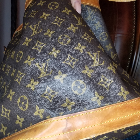 Vintage Louis Vuitton Purse - Picture 13 of 15